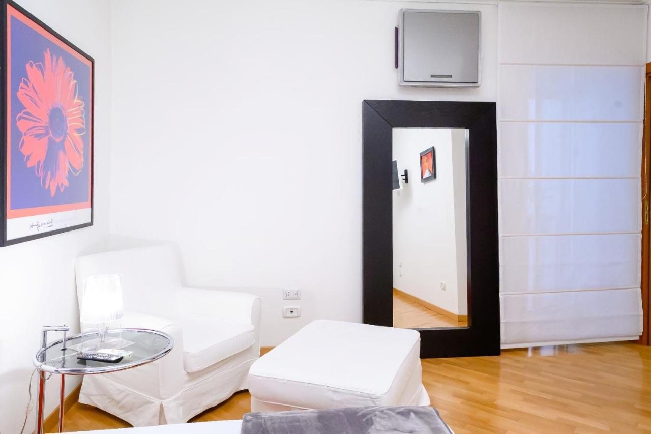 Nipare Suite - Dimore Partenopee Napels Buitenkant foto