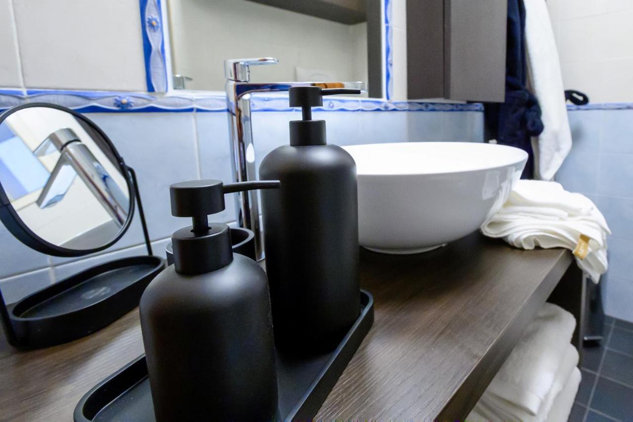 Nipare Suite - Dimore Partenopee Napels Buitenkant foto